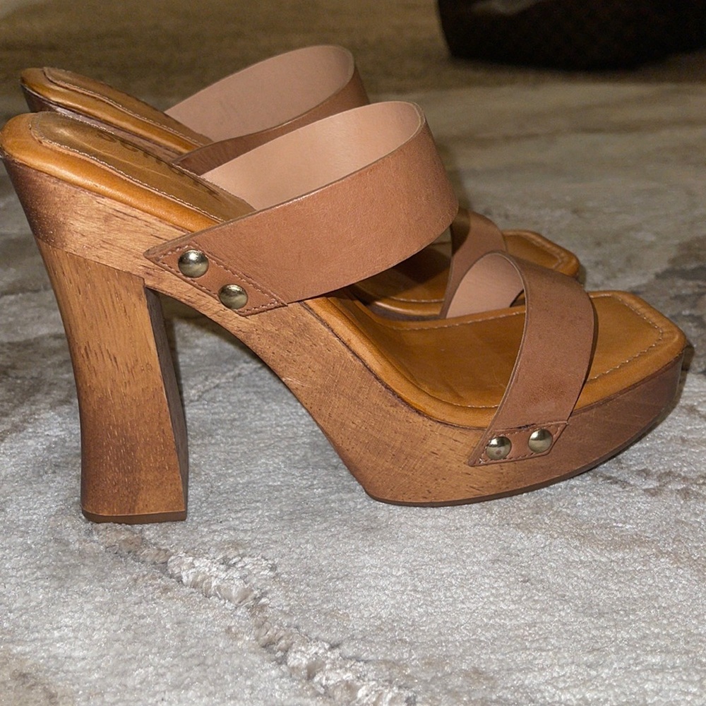 ‼️NEW SCHUTZ HEELS!‼️